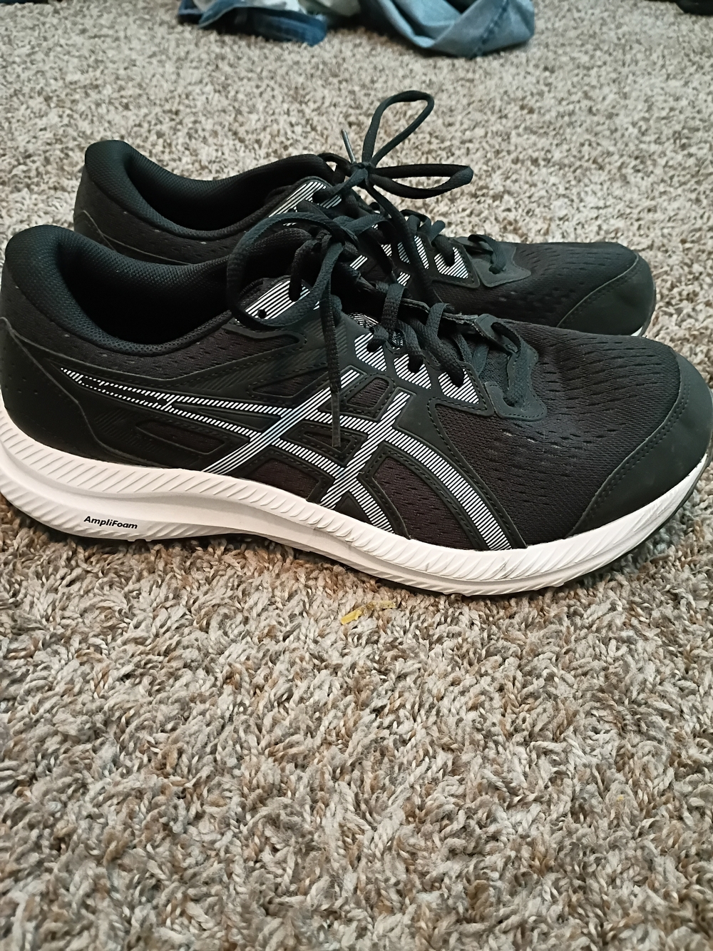ASICS Men's Black Running Shoes with White Sole Size 11 Us